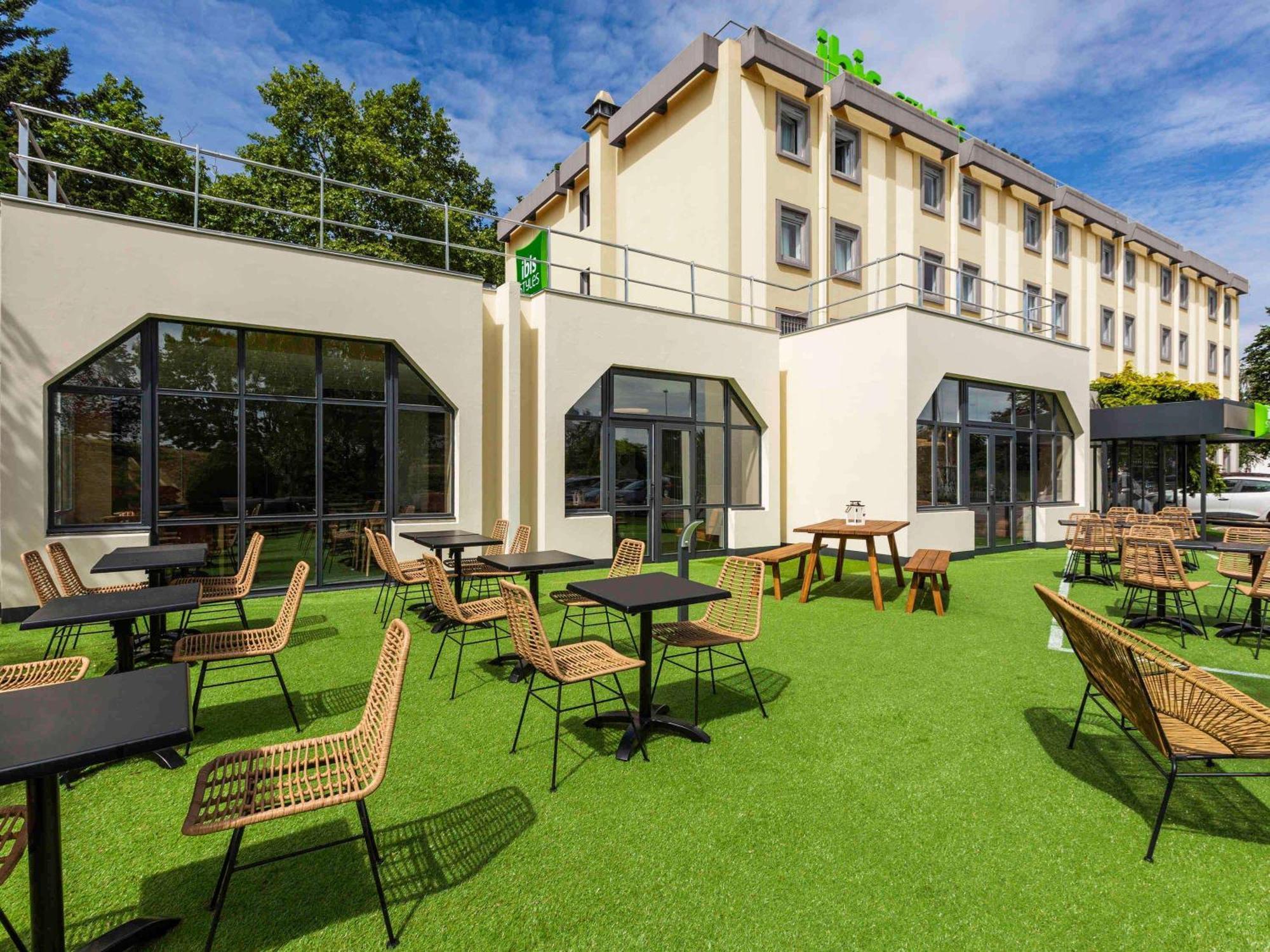 Ibis Styles Bobigny Centre Prefecture Hotel Ngoại thất bức ảnh